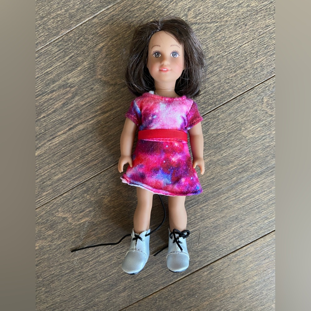 2018 Mini American‎ girl of the year  luciana Vega